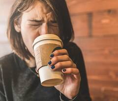 जीभ भाजल्यावर करु शकता 'हे' घरगुती उपाय