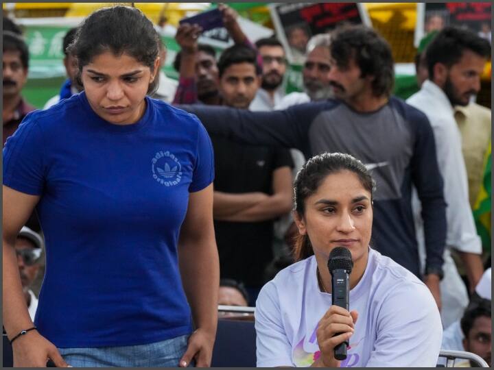 Wrestlers call off protest against WFI chief Brij Bhushan Sharan Singh says Battle to continue in court Wrestlers Protest: अब सड़क पर खत्म हुआ 'दंगल', पहलवानों का एलान- बृजभूषण के खिलाफ कोर्ट में जारी रहेगी जंग
