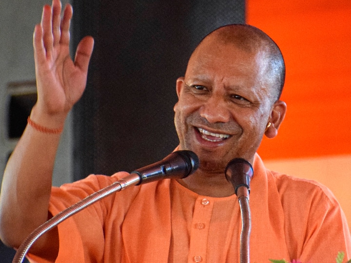 Yogi Adityanath said law and order and facilities increased Investment in up UP News: सीएम योगी बोले- अच्छी कानून व्यवस्था, सुविधाओं से बढ़ा निवेश, 36 लाख करोड़ के प्रस्तावों को मंजूरी