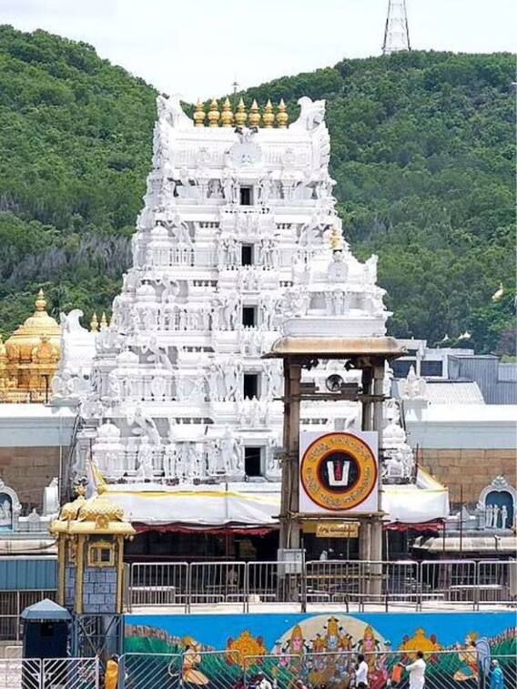 రాత్రిపూట కాలి నడకన తిరుమలకు వెళ్తున్నారా! బీ అలర్ట్