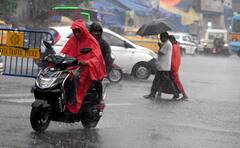 আগামী ২ ঘণ্টা তুমুল বৃষ্টি, পড়তে পারে বাজ ! সতর্ক করল আবহাওয়া দফতর