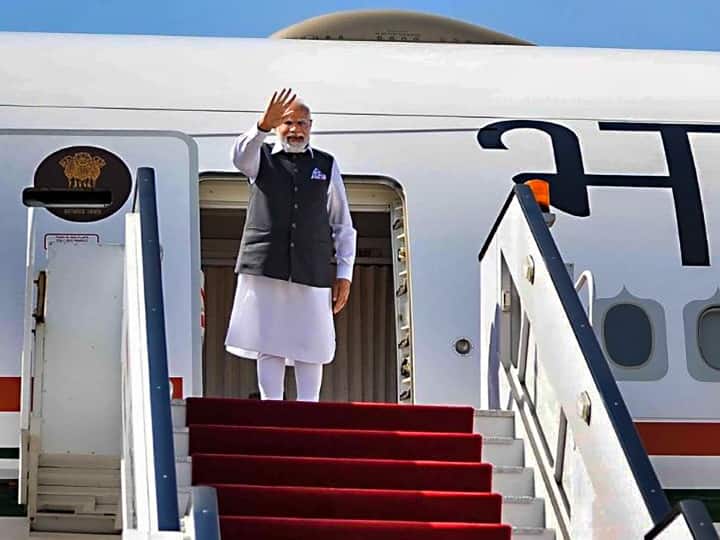 pm narendra modi return india after us and egypt visit jp nadda delhi bjp mp welcomes PM Modi Return India: 'भारत में क्या हो रहा', अमेरिका और मिस्र के दौरे से लौटे पीएम मोदी, एयरपोर्ट पर ही नड्डा से पूछ लिया सवाल