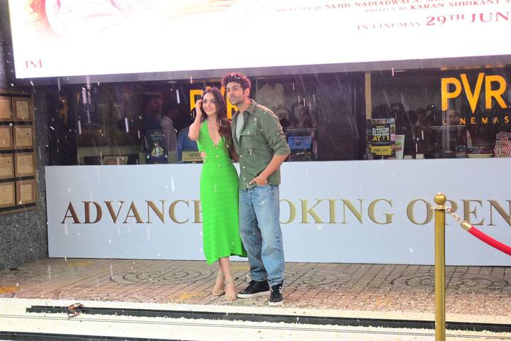 हाल ही में कार्तिक आर्यन औऱ कियारा आडवाणी मुंबई के मल्टीपलेक्स में फिल्म का प्रमोशन करने के लिए पहुंचे.