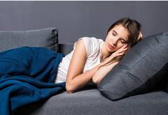 दोपहर में नींद की झपकी लेने से मिलते हैं ये 7 फायदे...आप भी जानिए