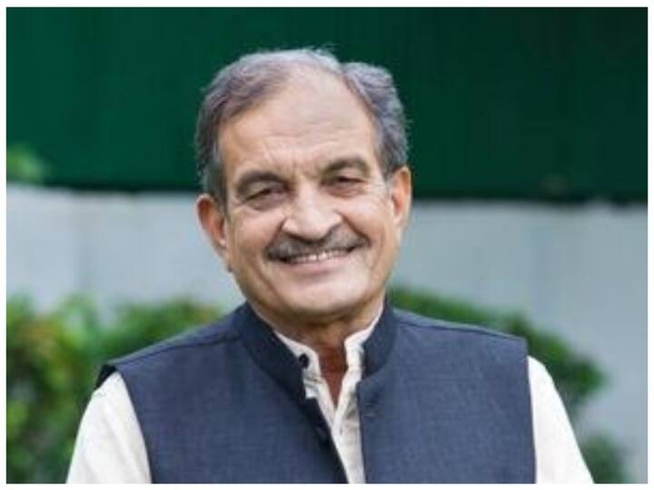 BJP-JJP war erupts again birender singh claims dushyant chautala will not contest the election Haryana Politics: बीजेपी-जेजेपी में फिर छिड़ी जंग, पूर्व केंद्रीय मंत्री बोले गठबंधन रहे या नहीं रहे, दुष्‍यंत उचाना में नहीं लड़ेंगे चुनाव