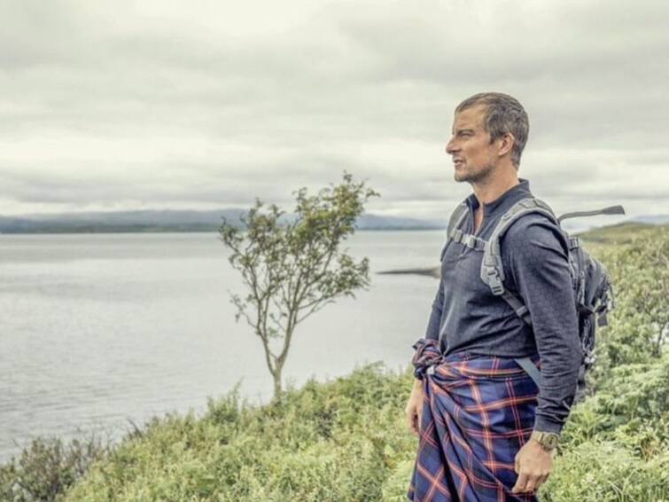 bear grylls tweets picture wearing lungi give hints about at next guest बेयर ग्रील्सचा 'लुंगी' लूक; फोटो शेअर करत दिली कार्यक्रमात येणाऱ्या पाहुण्याची हिंट, तुम्ही ओळखू शकाल का नाव?