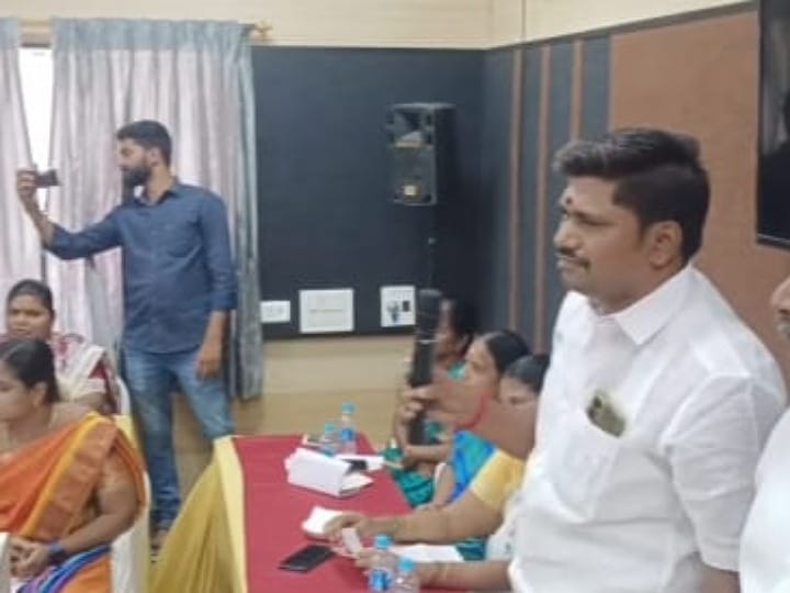 Karur: கரூர் மாநகராட்சி கூட்டத்தில் திமுக, அதிமுக கவுன்சிலர்கள் வாக்குவாதம்