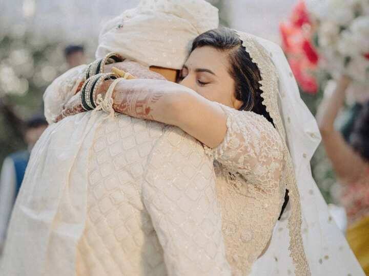 In Pics: शादी के बाद कुछ दिन में बदली इस खिलाड़ी की किस्मत, सीधे टेस्ट टीम में हुआ चयन, पत्नी भी है क्रिकेटर