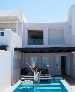 Sakshi Malik:  વ્હાઈટ બિકિનીમાં સાક્ષી મલિકનો હોટ અંદાજ થયો વાયરલ