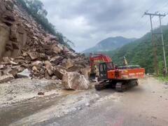 Nightmare For Tourists As Landslides Block Several Roads In Himachal, J&K. In Pics