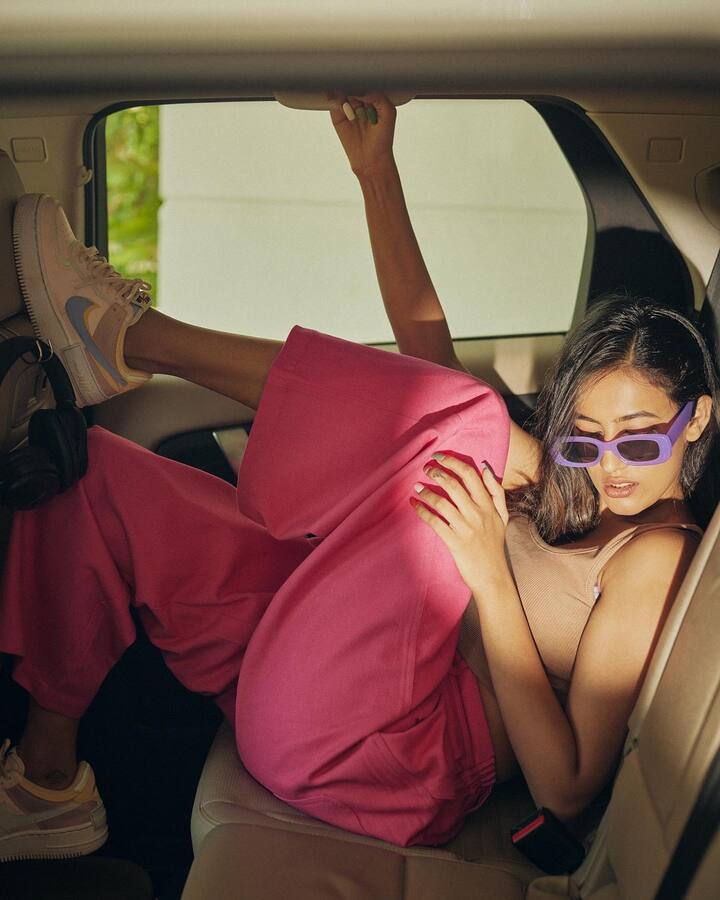 ‘ఒక మనసు’ సినిమాలో నాగశౌర్య పక్కన హీరోయిన్ గా నటించింది.