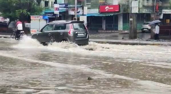 Heavy Rainfall in Umargam valsad Valsad Rain: ઉમરગામમાં મેઘરાજાની તોફાની બેટીંગ, 5 ઈંચથી વધુ વરસાદ ખાબકતા અનેક વિસ્તારોમાં ભરાયા પાણી