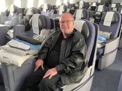 Weird News: ਦੁਨੀਆ ਦਾ ਸਭ ਤੋਂ ਵੱਡਾ ਘੁੰਮਕੱੜ! ਜਹਾਜ਼ ‘ਚ ਇੰਨਾ ਸਫਰ ਕੀਤਾ ਕਿ 923 ਵਾਰ ਮਾਪਈ ਜਾਵੇ ਧਰਤੀ, ਸਿਰਫ ਇੱਕ ਵਾਰ ਖਰੀਦੀ ਟਿਕਟ