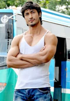 Vidyut Jammwal का ये स्टंट घर पर ना दोहराएं | ENT LIVE