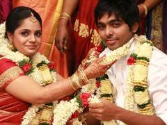 G V Prakash - Saindhavi: யாரோ இவன் யாரோ இவன்... திருமண நாள் வாழ்த்தை ஸ்வீட்டாக பகிர்ந்த சைந்தவி..