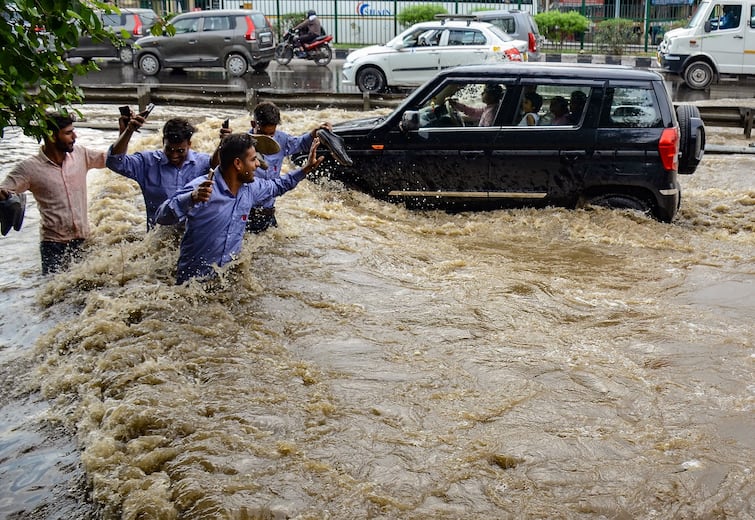 Weather Update Today: Bad weather from mountain to plain, heavy rain alert for two days in 25 states, read update જ્યાં જુઓ ત્યાં પાણી જ પાણી! 25 રાજ્યોમાં બે દિવસ માટે ભારે વરસાદની આગાહી, જાણો લેટેસ્ટ અપડેટ