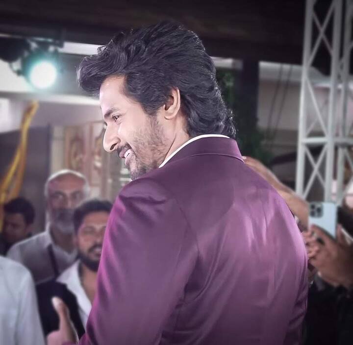 தொடர்ந்து, சிவகார்த்திகேயன் 22 -வது படத்தில் நடிப்பதற்கு இரண்டு முன்னணி நடிகைகள் இடையே போட்டி நிலவுவதாக சொல்லப்படுகின்றது.