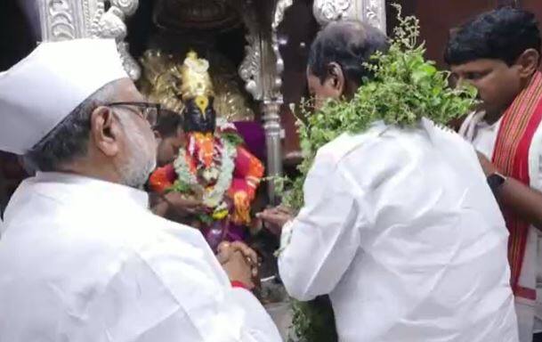 केसीआर यांच्यासोबत राष्ट्रवादीचे नेते भगीरथ भालके हे देखील उपस्थित होते. ते आज BRS पक्षात प्रवेश करणार आहेत.