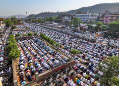 चीन के बाद अब मुस्लिमों को लेकर सख्त हुआ इटली, धर्म परिवर्तन और मस्जिदों के बाहर नमाज पढ़ने लगेगा बैन