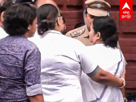 Mamata in Hospital : என்னாச்சு மம்தாவுக்கு?நிறுத்தப்பட்ட ஹெலிகாப்டர்..மருத்துவமனையில் திடீர் அட்மிட்