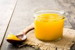 Ghee Beauty Secrets : आरोग्यदायी तूप सौंदर्यासाठीही फायदेशीर, कसं ते जाणून घ्या...