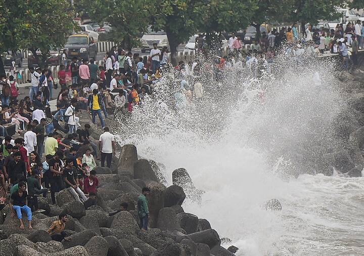 या पार्श्वभूमीवर नागरिकांना योग्य ती खबरदारी घेण्याचं आवाहन करण्यात आलं आहे.