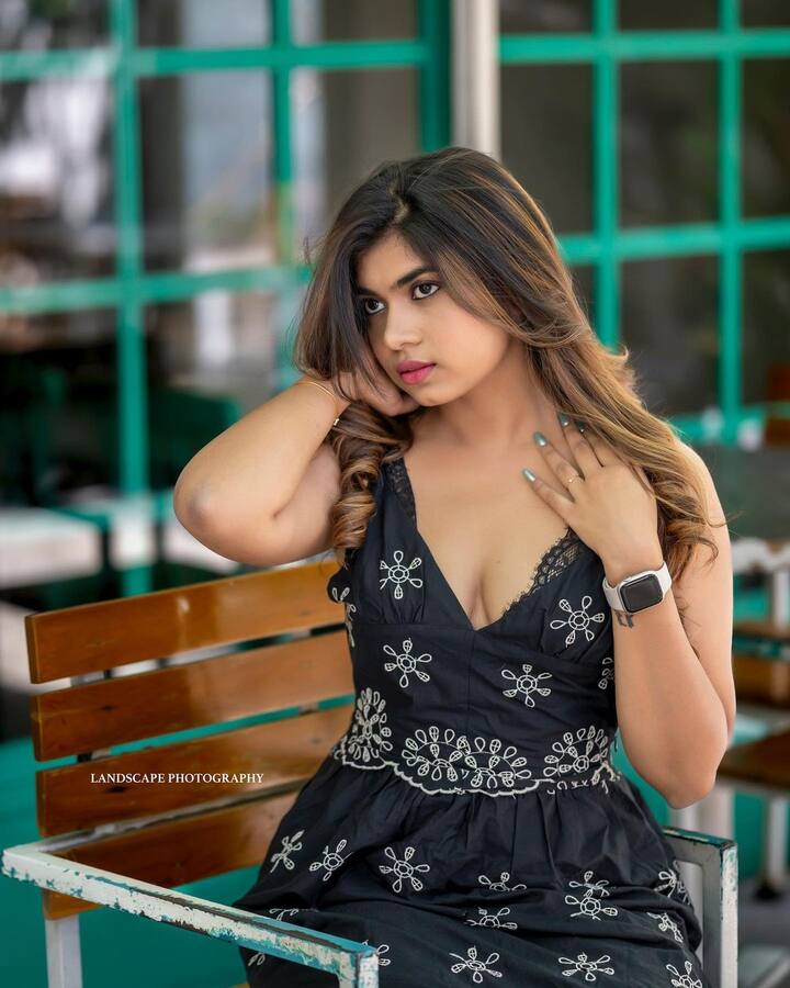 రీతూ చౌదరి హైదరాబాద్ కు చెందిన అమ్మాయి.