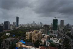 Mumbai Rain : काळा-काळा कापूस पिंजला रे... मायानगरीवर काळ्याकुट्ट ढगांची दाटी...