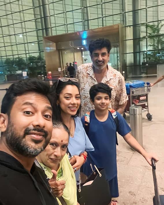 Rupali Ganguly Photos: अमेरिका नहीं फैमिली के साथ मॉरिशस रवाना हुईं ‘अनुपमा’, छोटी ड्रेस में शेयर कीं फोटोज Rupali Ganguly Photos: अमेरिका नहीं फैमिली के साथ मॉरिशस रवाना हुईं ‘अनुपमा’, छोटी ड्रेस में शेयर कीं फोटोज