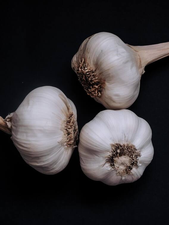 पेट की चर्बी गायब करने में असरदार है लहसुन की एक कली