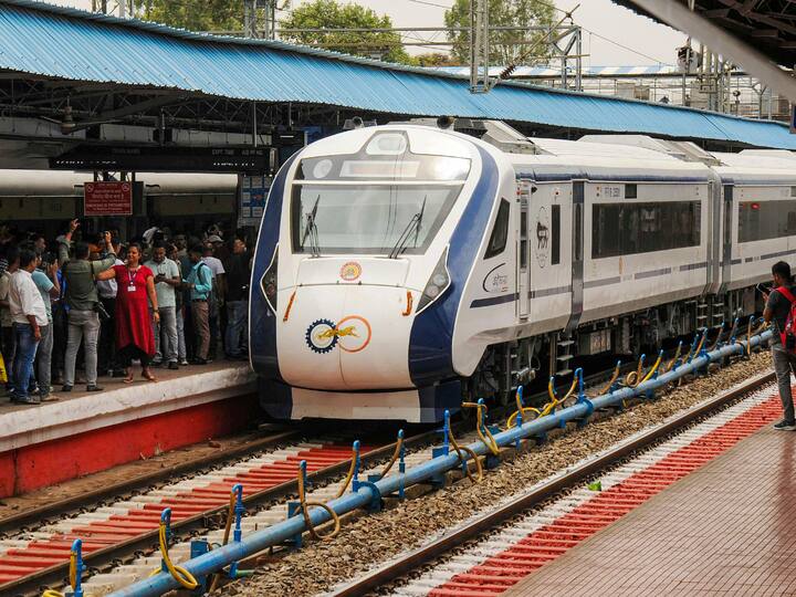 Image of Ranchi-Patna Vande Bharat Express train at Patna Junction. As per the PMO, the five trains that got launched today are Rani Kamalapati-Jabalpur Vande Bharat Express, Khajuraho-Bhopal-Indore Vande Bharat Express, Madgaon (Goa)-Mumbai Vande Bharat Express, Dharwad-Bengaluru Vande Bharat Express and Hatia-Patna Vande Bharat Express. (Image Source: PTI)