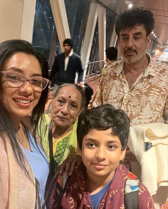 Rupali Ganguly Photos: अमेरिका नहीं फैमिली के साथ मॉरिशस रवाना हुईं ‘अनुपमा’, छोटी ड्रेस में शेयर कीं फोटोज Rupali Ganguly Photos: अमेरिका नहीं फैमिली के साथ मॉरिशस रवाना हुईं ‘अनुपमा’, छोटी ड्रेस में शेयर कीं फोटोज