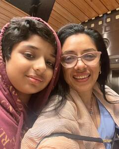 Rupali Ganguly Photos: अमेरिका नहीं फैमिली के साथ मॉरिशस रवाना हुईं ‘अनुपमा’, छोटी ड्रेस में शेयर कीं फोटोज