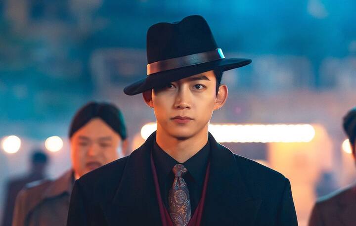 एका फसलेल्या व्यक्तीवर भाष्य करणारी 'हार्ट बीट' ही सीरिज आहे.