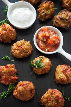 Mouth watering snacks in monsoon: বৃষ্টির মরশুমে বাড়িতেই বানান এই সহজ স্ন্য়াকসগুলি