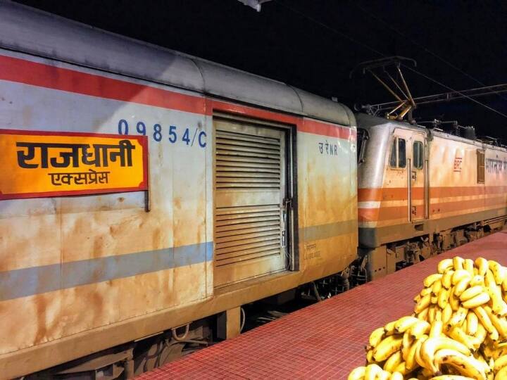 राजधानी एक्सप्रेस भारतीय आधुनिकता और प्रगति का प्रतीक है और इसने भारतीय अर्थव्यवस्था के विकास में महत्वपूर्ण भूमिका निभाई है.