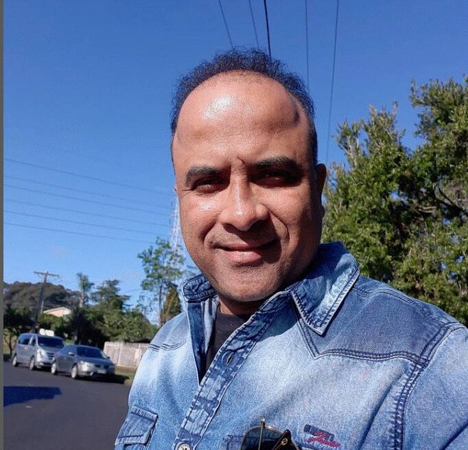 समीरनं त्याच्या पहिल्या नाटकाबद्दल देखील सांगितलं होतं. तो म्हणाला,  'माझं पहिल्या नाटकामध्ये मी प्रेक्षकांना बघितल्यानंतर डायलॉग विसरलो होतो. तेव्हा मी थरथर कापत होतो. विंगेतून सर मला  डायलॉग म्हणायला सांगत होते. नंतर मी मला सरांनी डायलॉग सांगितल्यावर मी तो डायलॉग घेतला. त्यानंतर मी रडलो होतो. तो अनुभव खूप वाईट होता.'