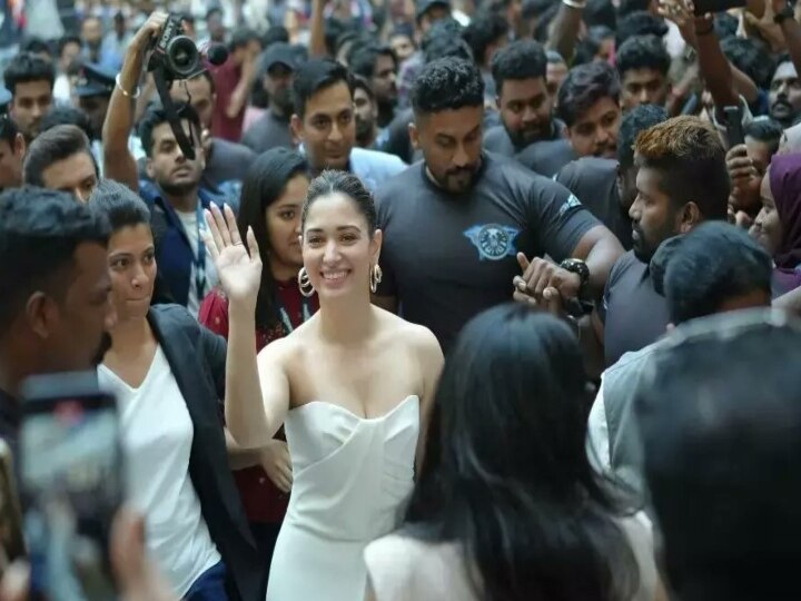 Tamannaah: அத்துமீறிய ரசிகர்கள்.. ஆத்திரத்தில் கத்திய தமன்னா.. கடை திறப்பு நிகழ்ச்சியில் பரபரப்பு..!