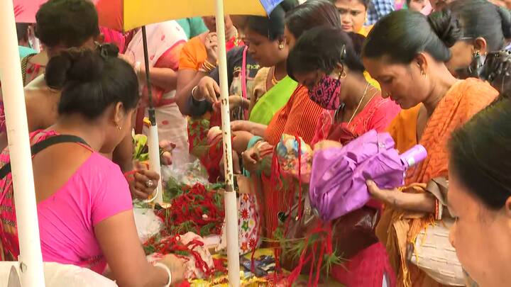 কথিত আছে, দেবী চণ্ডীর আরেক রূপ এই বিপত্তারিণী দেবী।  দেবী বন্দনায় জীবনের বহু বিপদ দূর হয়ে যায়।