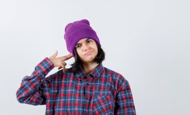 তবে প্রাপ্তবয়স্ক হয়েও এই সমস্যা ঘোচে না অনেকের। যতই উদারতা দেখাতে যাই না কেন, চারপাশের মানুষজন শুধু ভুল দেখতে পাচ্ছেন এবং ক্রমাগত ভুল বুঝে চলেছেন বলেই মনে হয়। কিছু মানুষের সঙ্গেই এমনটা ঘটে, যার নেপথ্যে রাশিচক্রের যোগ রয়েছে বলে মনে করেন জ্যোতিষীরা।