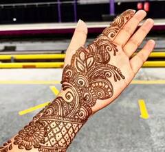 ਈਦ ਦੇ ਮੌਕੇ ‘ਤੇ ਲਾਉਣੀ ਹੈ ਟ੍ਰੈਂਡੀ ਮਹਿੰਦੀ, ਤਾਂ ਟ੍ਰਾਈ ਕਰੋ ਸਟਾਈਲਿਸ਼ ਤੇ ਸੌਖਾ Mehndi Design