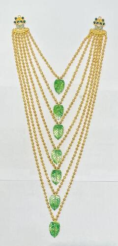 દ્વારકાધીશના ચરણોમાં ભક્તોએ સોનાનાં બે હાર અર્પણ કર્યા, જુઓ તસવીરો