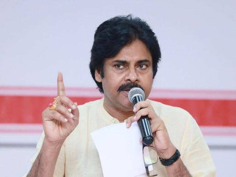 Pawan Kalyan Comments on Thurpu kapu State Level Leaders Meeting at West Godavari Pawan Kalyan: తూర్పు కాపుల లెక్కలు తేలుస్తాం, వారి సమస్యలను జనసేన ప్రభుత్వంలో పరిష్కరిస్తాం: పవన్ కల్యాణ్