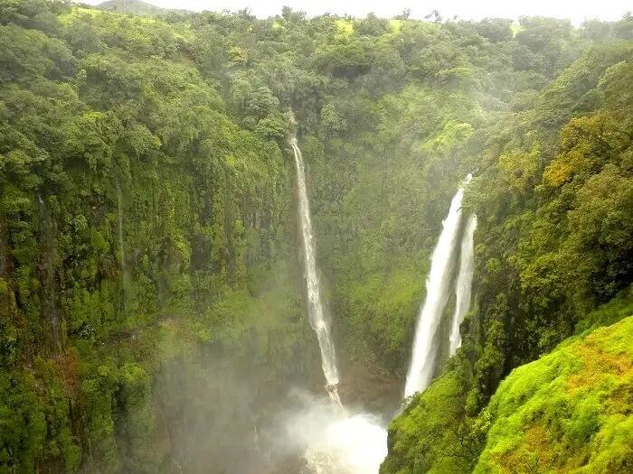 Best Waterfalls Near Mumbai For Short and Sweet trip not to far from City Life Waterfalls : पावसाळ्यात सहलीचा प्लॅन करताय? मग मुंबईजवळील 'या' धबधब्यांना नक्की भेट द्या...