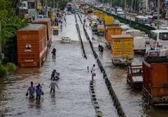 Weather Update: देशभर पावसाचा कहर! कुठे भूस्खलन, तर कुठे साचलं पाणी; पाहा देशातील हवामानाची स्थिती चित्रांमध्ये...