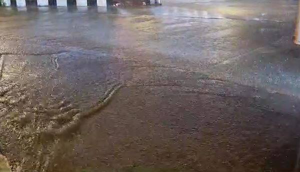 पावसाअभावी शेतकऱ्यांच्या पेरण्या खोळंबल्या होत्या. या पावसामुळं शेती कामांना गती येणार आहे