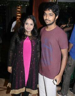 GV Prakash Saindhavi : 'நகராமல் இந்த நொடி நீள எந்தன் அடி நெஞ்சம் ஏங்குதே..' - திருமண நாளை கொண்டாடும் ஜிவி பிரகாஷ் சைந்தவி தம்பதி!