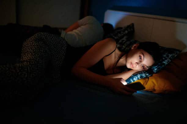 late night sleeping side effects it can cause of drug addiction and early death says study सावधान! रात्री उशिरापर्यंत जागरण पडेल महागात, लवकर मृत्यू होण्याचा धोका; संशोधनात 'ही' धक्कादायक बाब उघड