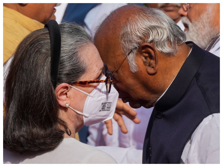 कांग्रेस की नई वर्किंग कमेटी के गठन से पहले खरगे ने की सोनिया गांधी से मुलाकात, कई नामों पर हो सकती है चर्चा