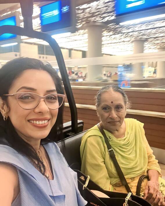 Rupali Ganguly Photos: अमेरिका नहीं फैमिली के साथ मॉरिशस रवाना हुईं ‘अनुपमा’, छोटी ड्रेस में शेयर कीं फोटोज Rupali Ganguly Photos: अमेरिका नहीं फैमिली के साथ मॉरिशस रवाना हुईं ‘अनुपमा’, छोटी ड्रेस में शेयर कीं फोटोज